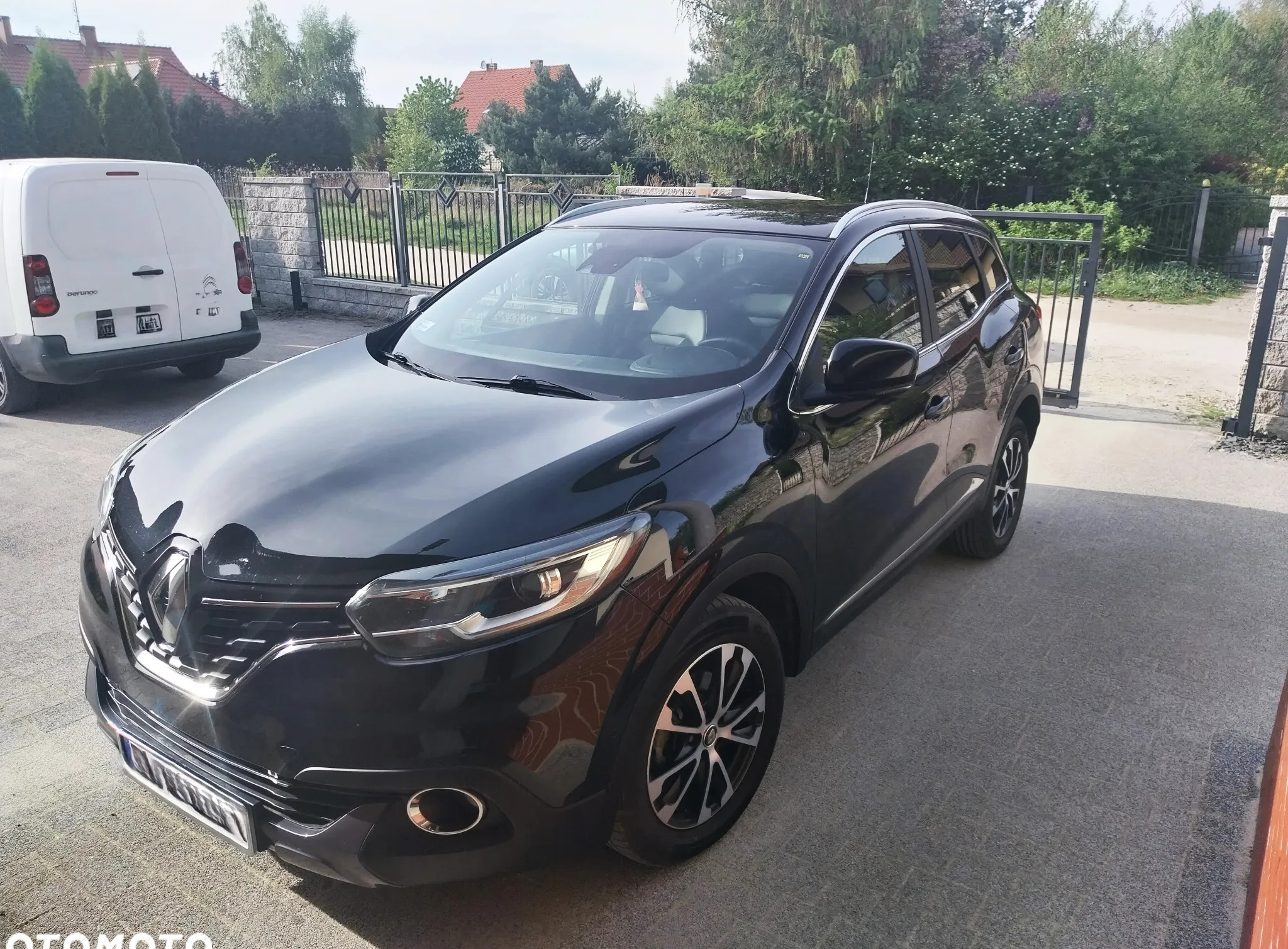 Renault Kadjar cena 49900 przebieg: 107500, rok produkcji 2015 z Koszalin małe 106